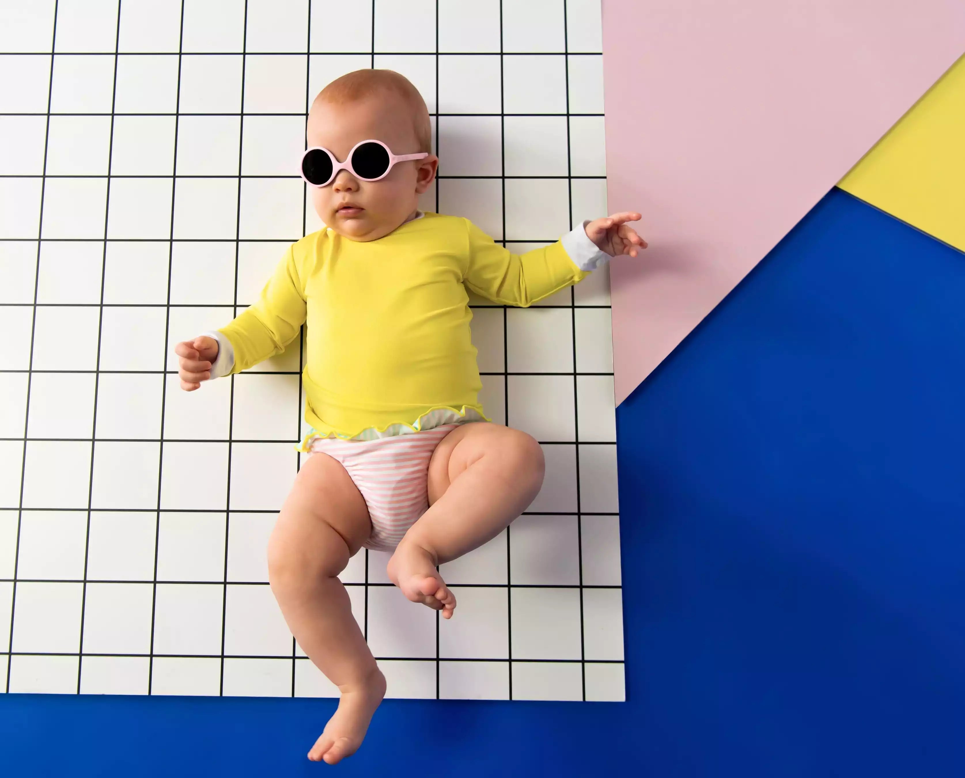Kietla Diabola Blush baby solbriller på baby