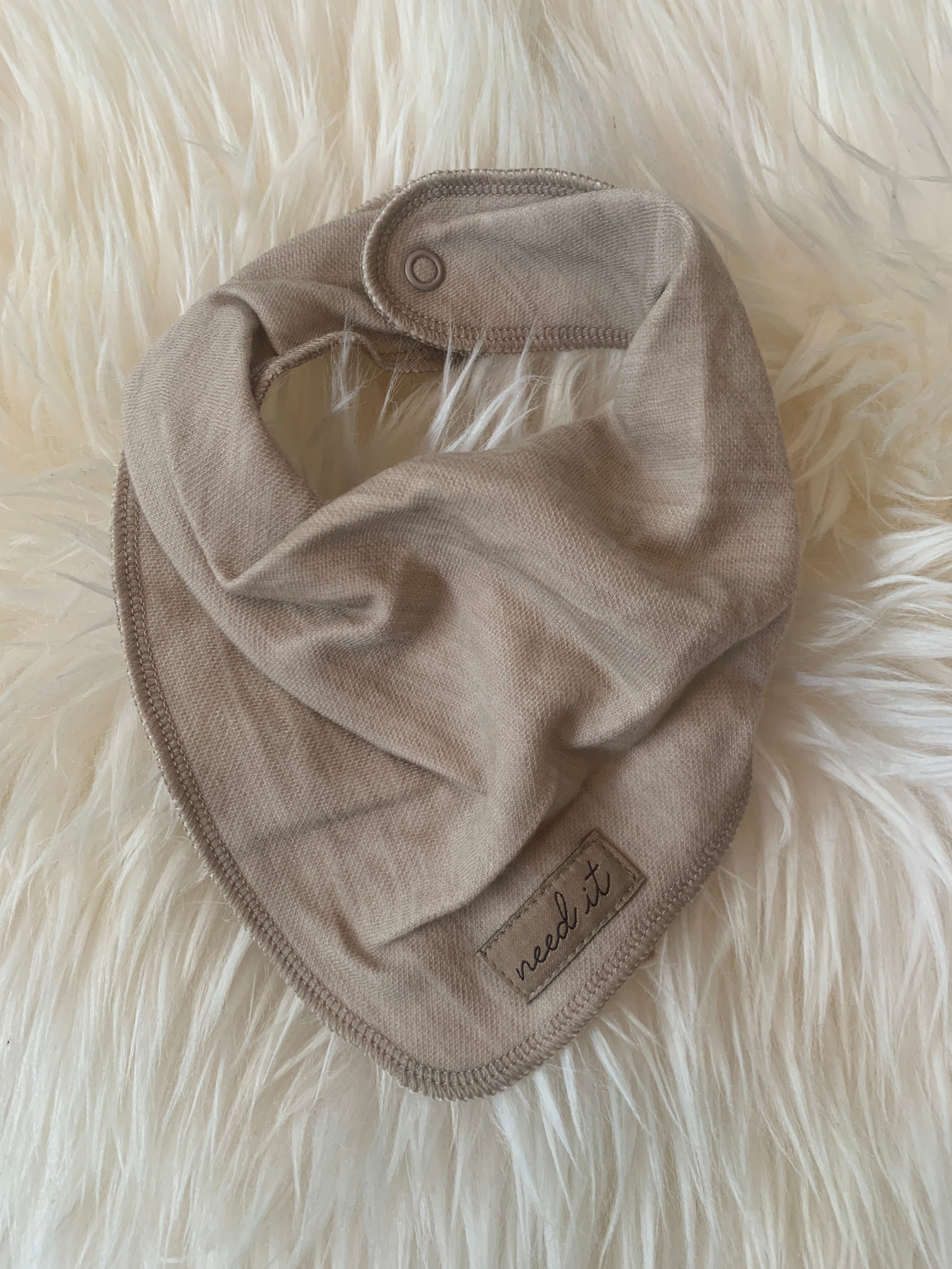 Need It - Smekke i ull/bambus "Digg" Sand