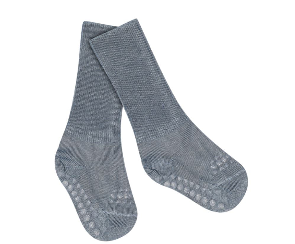 Go Baby Go - Antiskli krabbesokker i bambus Stone Blue