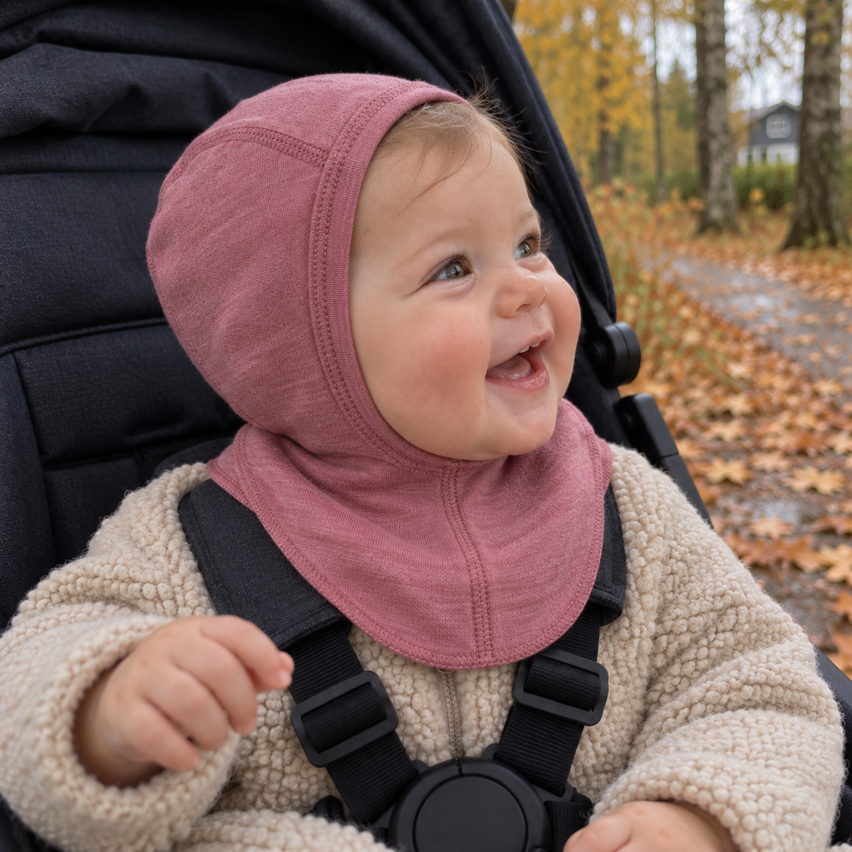 Baby med Need it balaclava Digg i ull/bambus, Koselig Rosa